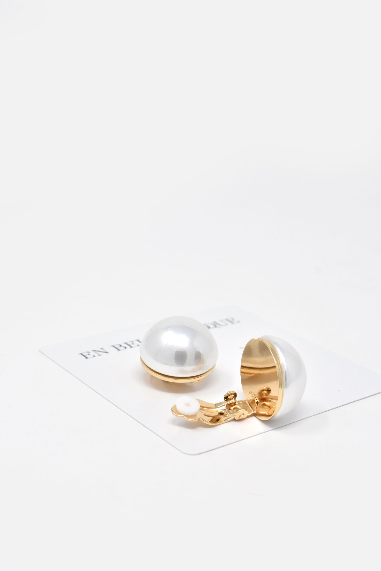 Grand Perle Clip-On Earring