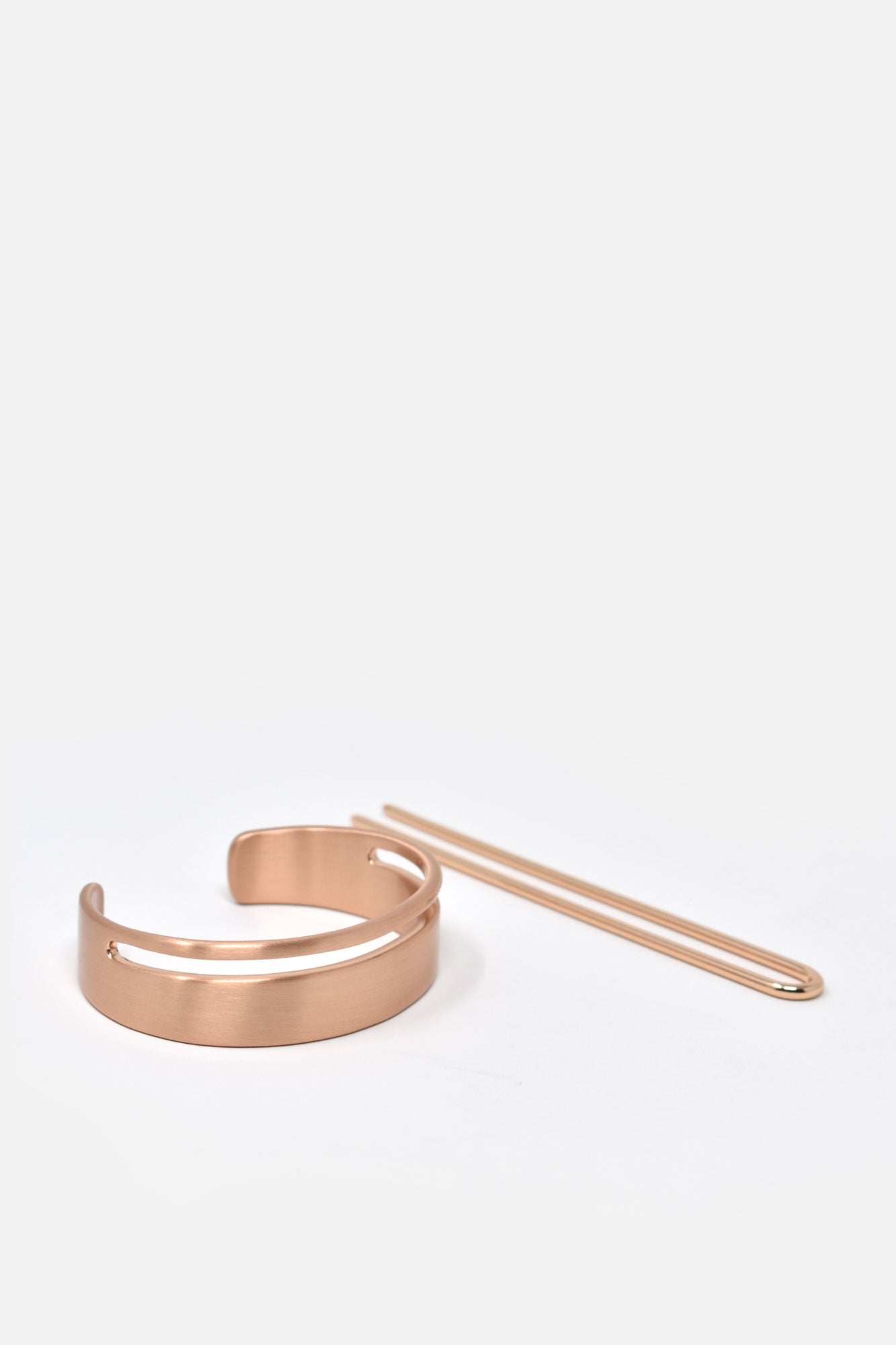 Le Luxe Hair Brass Cuff & Pin