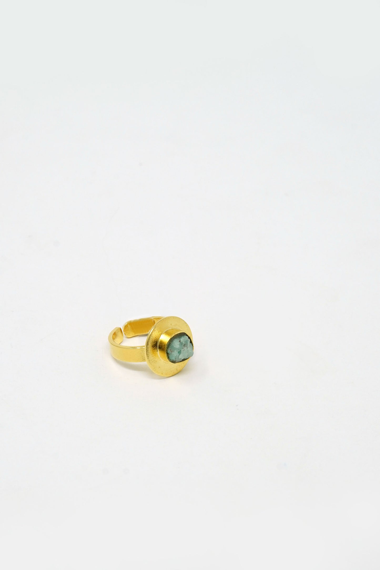 Isa Ring Raw Emerald 24k Gold-Plated